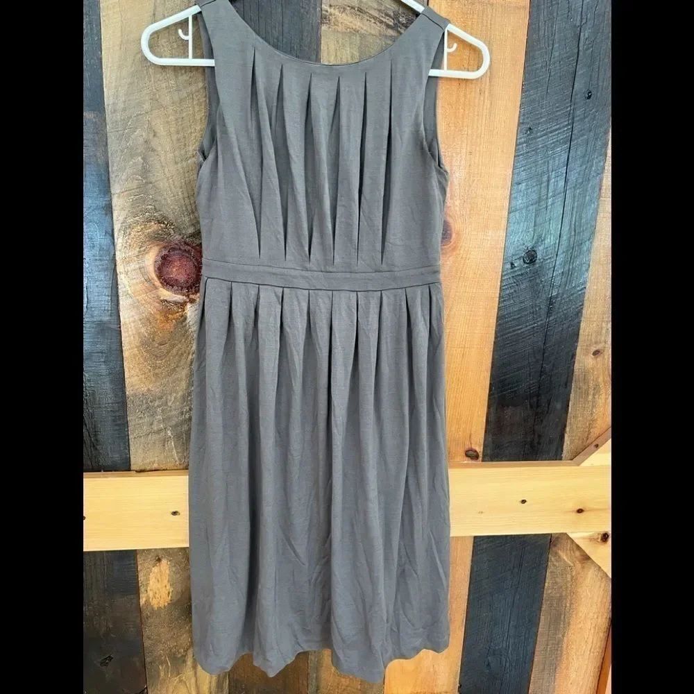 𝅺Banana Republic Kaily pleated sleeveless silk dress size petite XS